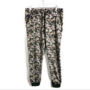 CLOSET CLOSING Joe Boxer Washed Camo Joggers